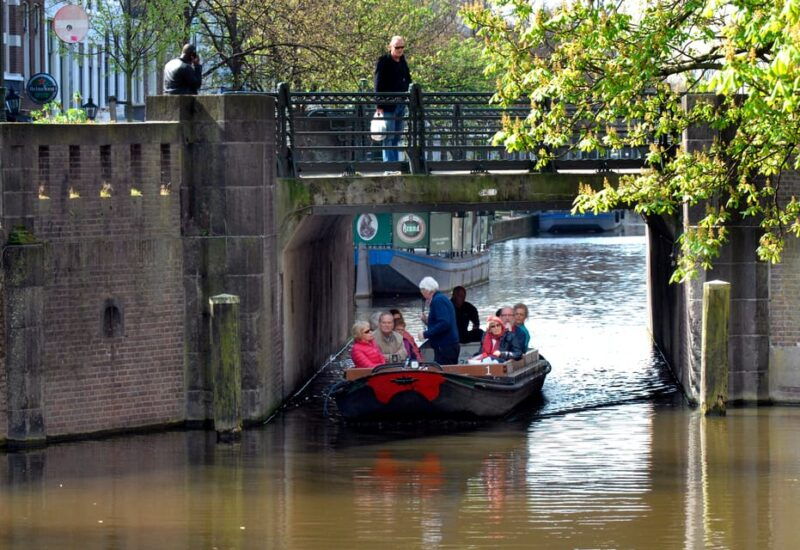 the-hague-city-canal-cruise