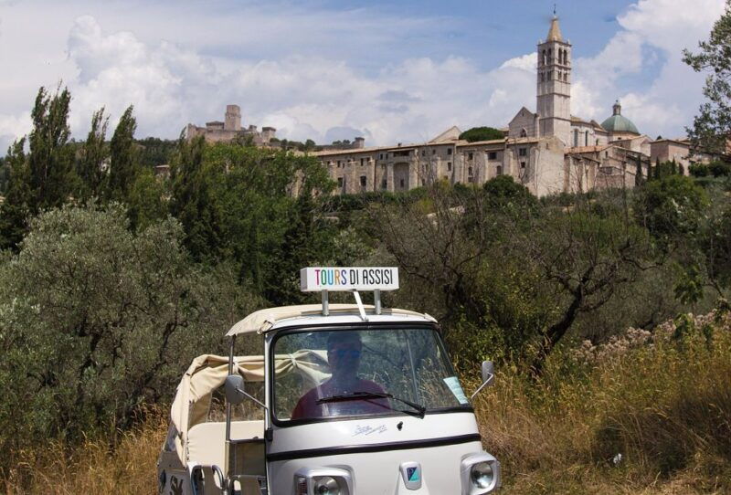the-life-of-saint-francis-tour-by-tuk-tuk-english-spanish