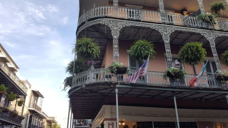 the-locals-guide-to-the-french-quarter-tour
