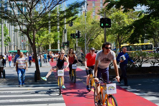 tour-medellin-by-bike