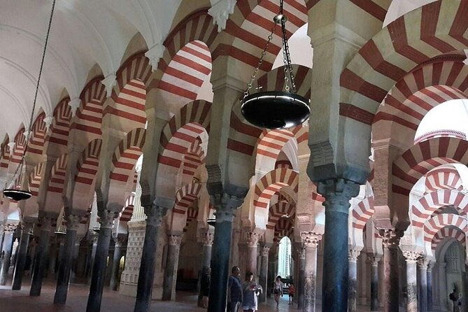 tour-of-the-mosque-the-alcazar-and-the-jewish-quarter