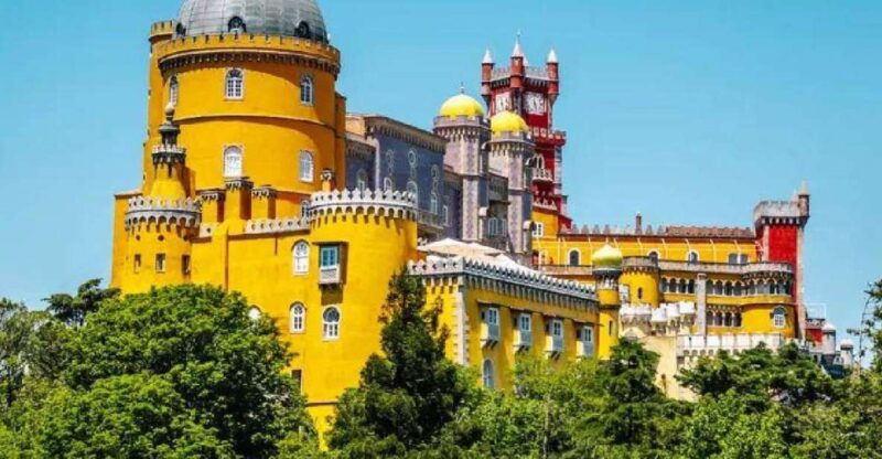 tour-sintra-castles-and-visit-to-the-shore
