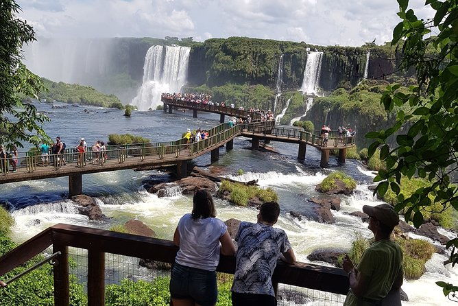 tour-to-iguazu-falls-brazil-with-visit-at-the-bird-park