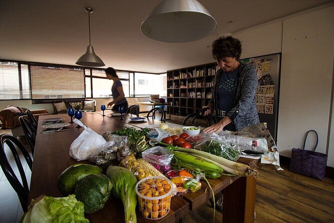 tropical-abundance-interactive-cooking-class-in-bogota