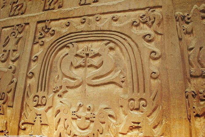 trujillo-in-a-day-moon-temple-and-museum-chan-chan-huanchaco-beach