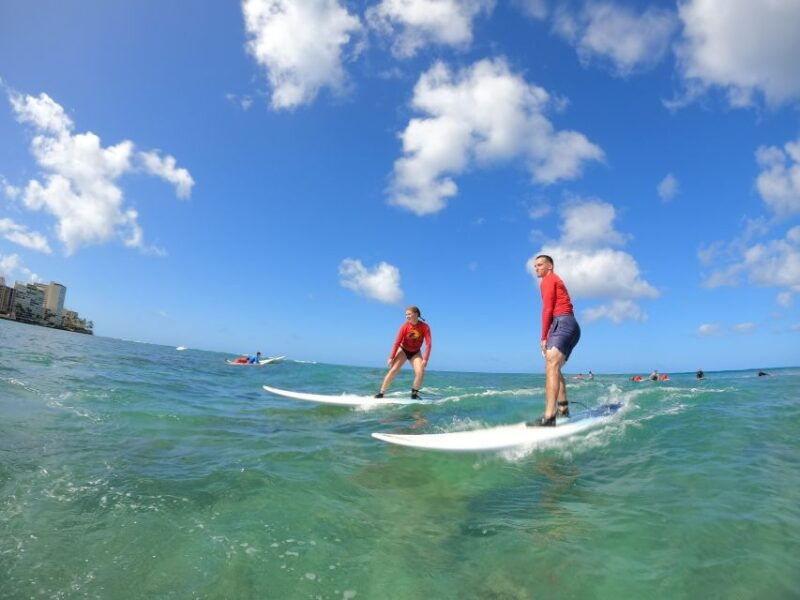 two-students-to-one-instructor-surfing-lesson-in-waikiki