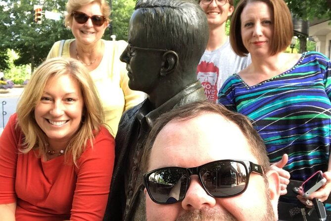 unique-scavenger-hunt-experience-in-minneapolis-by-wacky-walks