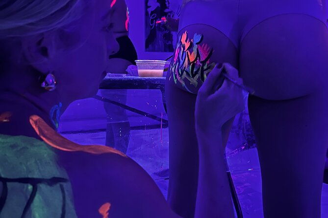 uv-body-painting-experience-for-couples-in-brooklyn