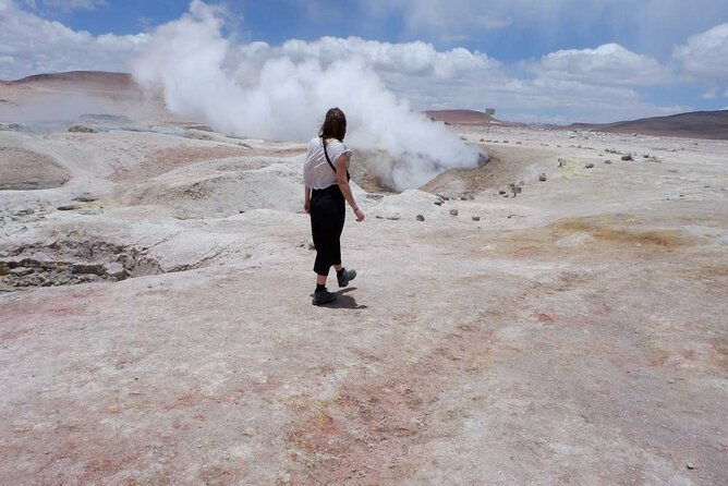 uyuni-salt-flat-fron-san-pedro-de-atacama-in-hostels