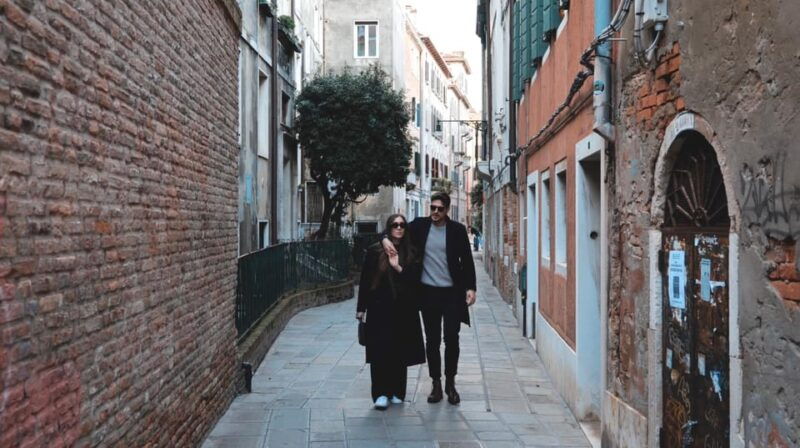 venice-a-private-session-with-a-local-videomaker