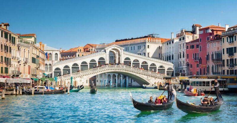 venice-city-walking-tour-with-an-app