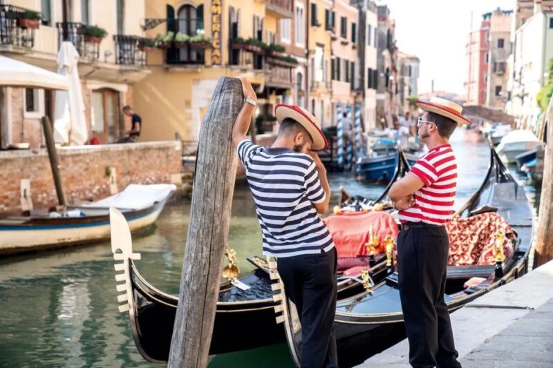 venice-off-the-beaten-path-private-gondola-ride