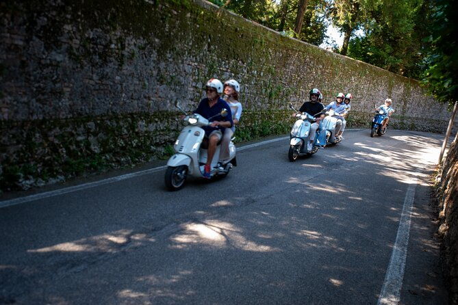 vespa-125-rental-to-explore-the-unesco-hills