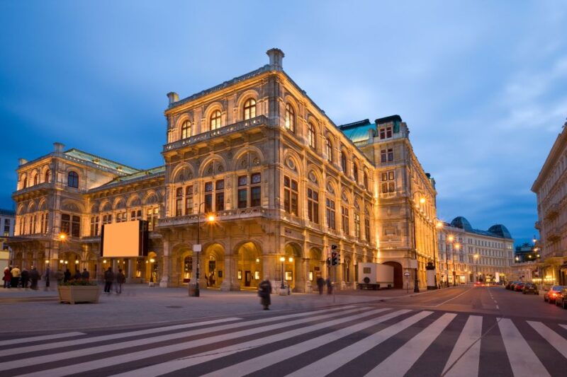 vienna-big-bus-hop-on-hop-off-tour-by-open-top-bus