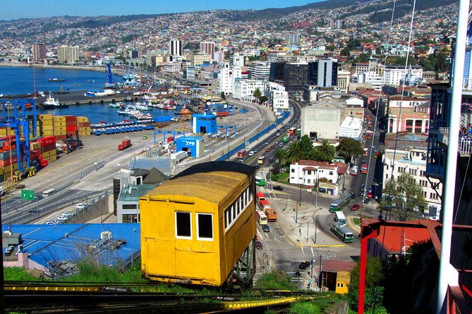 vina-del-mar-and-valparaiso-private-tour-including-horseriding