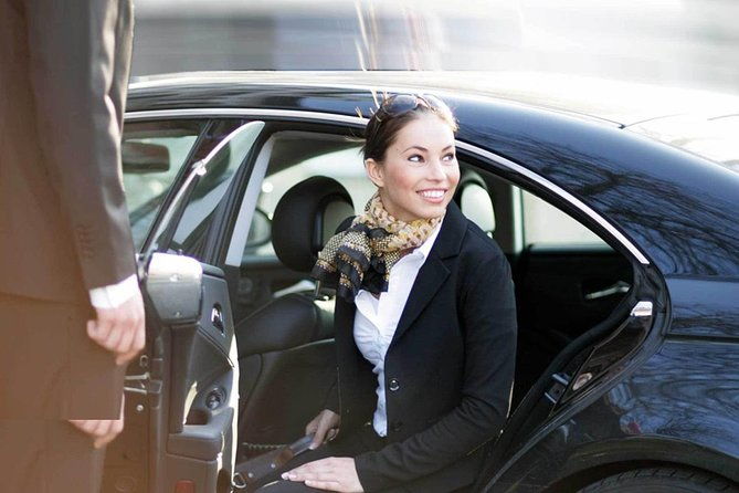 vip-limo-transfers-from-to-santorini-port