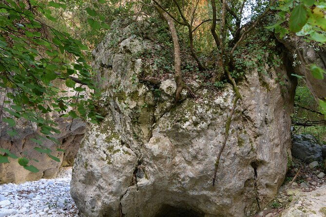 viros-gorge-hike