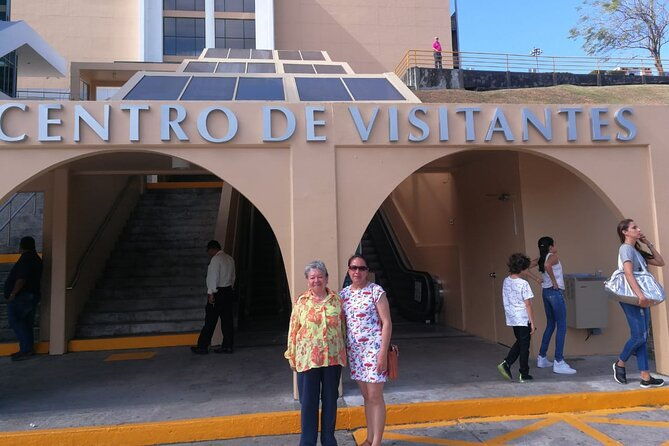 visit-miraflores-locks-and-casco-antiguo