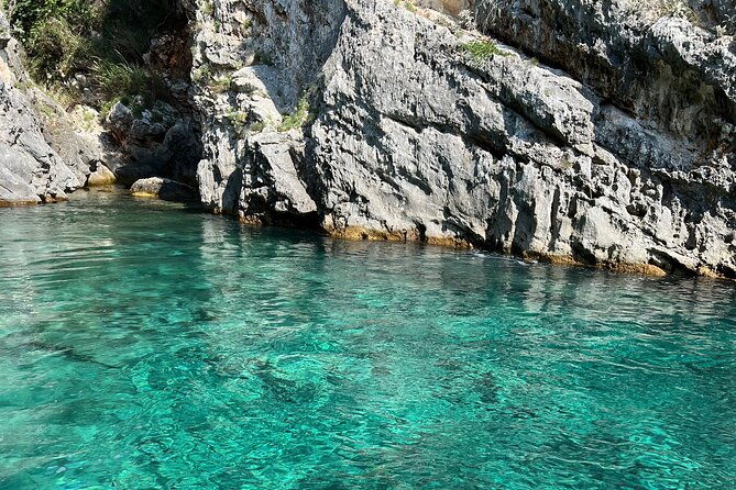 vlore-full-day-guided-tour-to-grama-bay-and-marine-park
