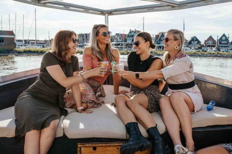 volendam-guided-cruise-on-gouwzee-lake-1-free-drink