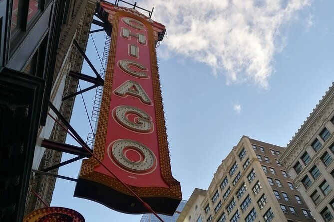 walking-and-getting-to-know-downtown-chicago