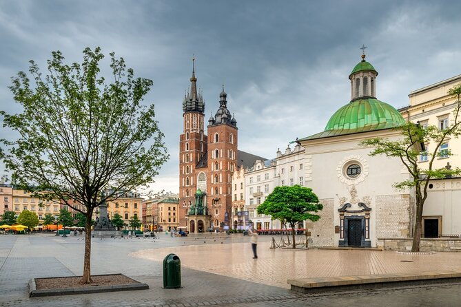 walking-tour-in-iconic-monuments-of-krakow-poland