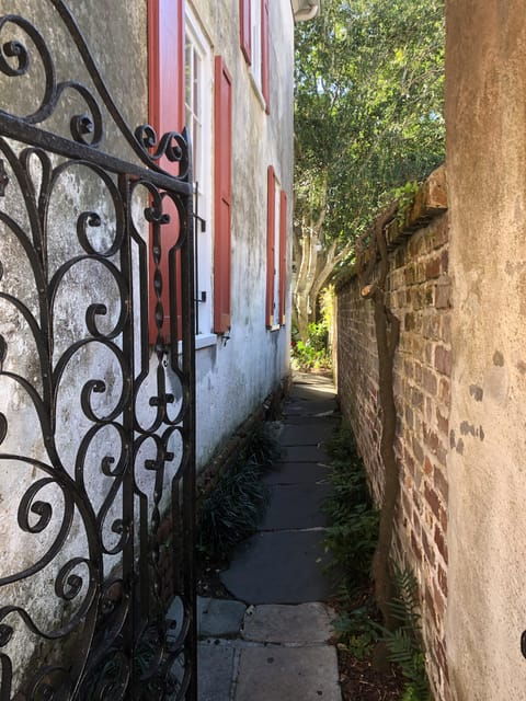 walled-city-spirits-with-local-guide-2