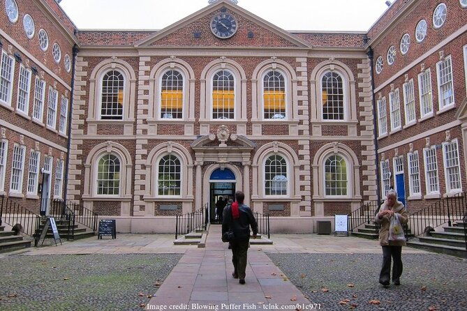 welcome-to-liverpool-private-half-day-highlights-walking-tour