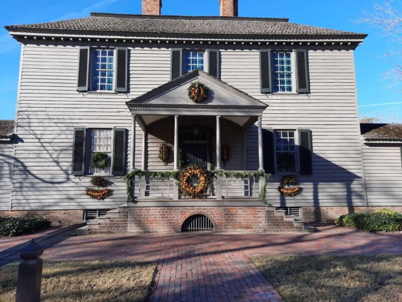 williamsburg-christmastime-in-virginia-walking-tour