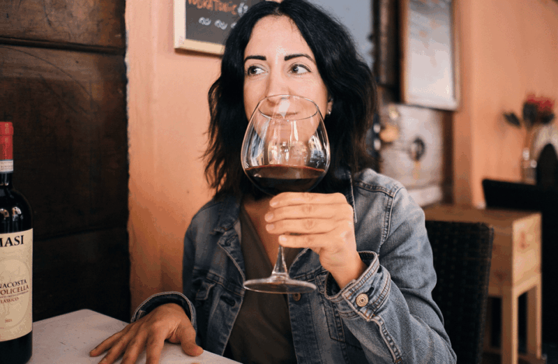 wine-tasting-near-the-aquarium-of-genoa