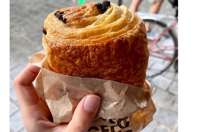 1-bordeaux-pastries-food-tour-6-tastings-local-guides