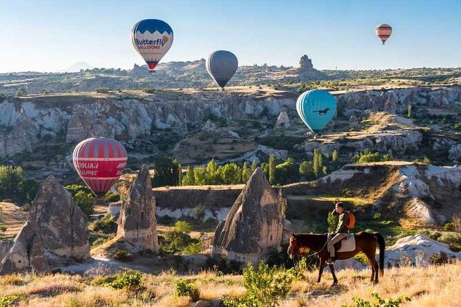 2-hours-horse-riding-with-balloons-at-sunrise-in-cappadocia