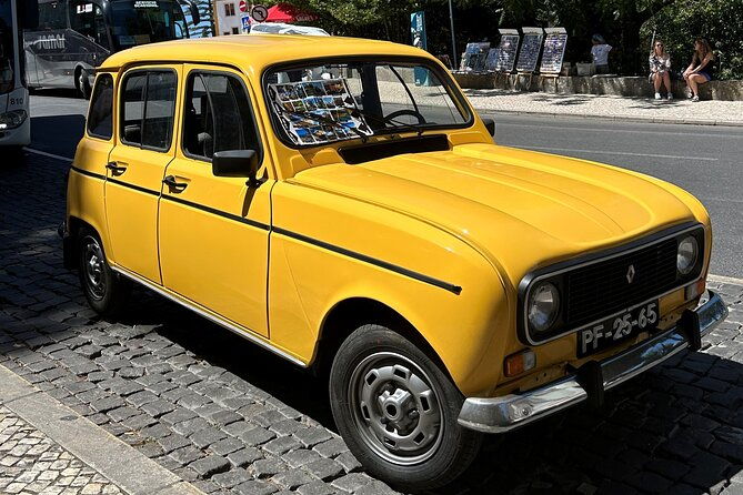 2-hours-sintra-experience-renault-4l-tour
