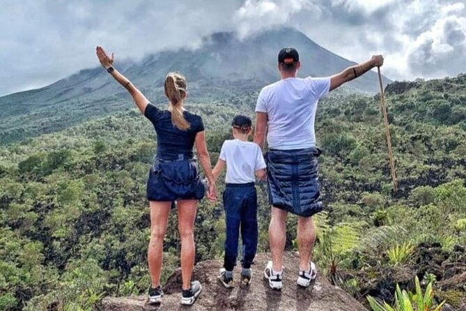 2-in-1-arenal-volcano-hike-la-fortuna-waterfall