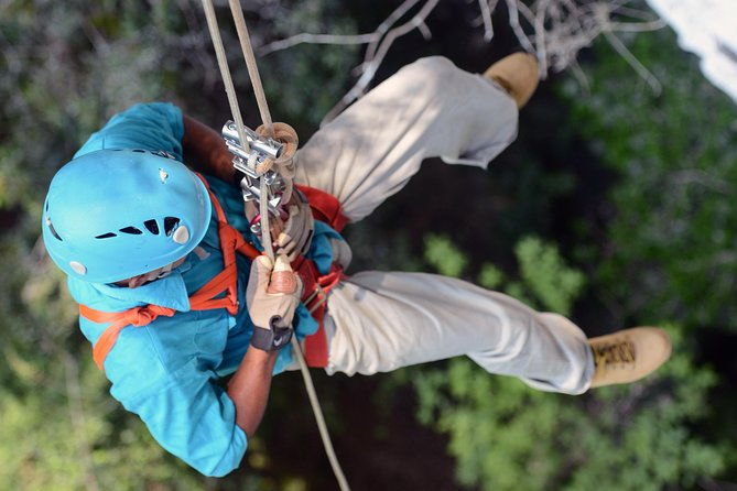 adrenaline-pumping-black-hole-drop-rappelling-at-ian-andersons-caves-branch