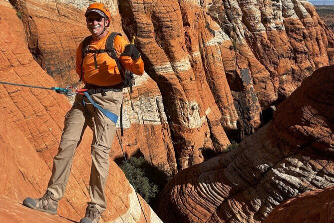 adventurous-canyoneering-slot-canyon-small-group