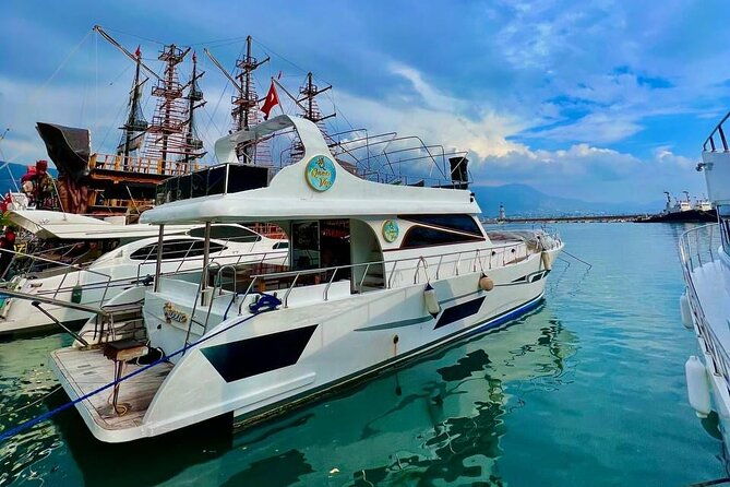 alanya-vip-yacht-tour-with-lunch-and-unlimited-soft-drink