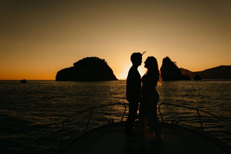 amalfi-coast-private-boat-trip-with-prosecco-and-snorkeling