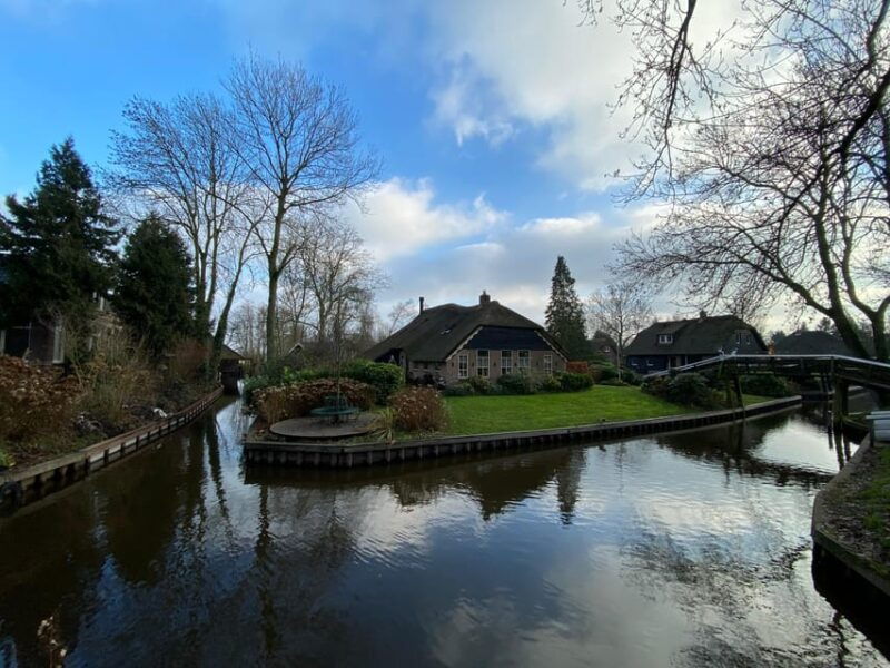 amsterdam-giethoorn-afsluitdijk-and-zaanse-schans-day-trip