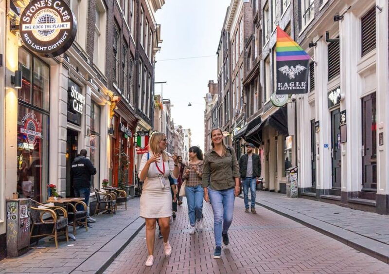amsterdam-red-light-tour-exclusive-peep-show