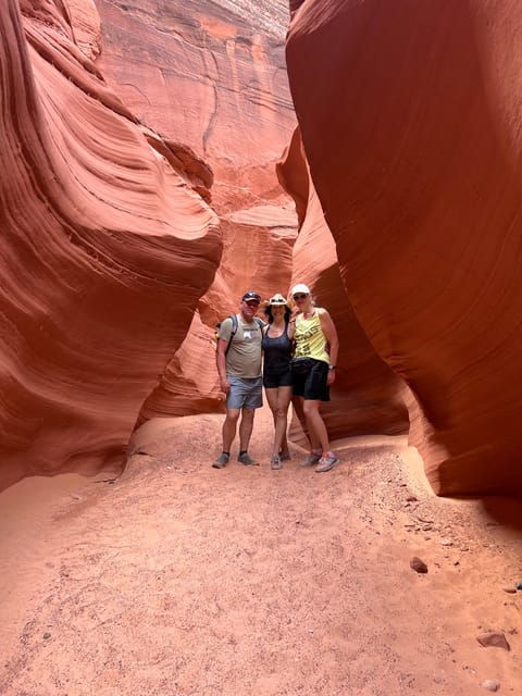antelope-canyon-lake-powell-guided-kayaking-hike-tour