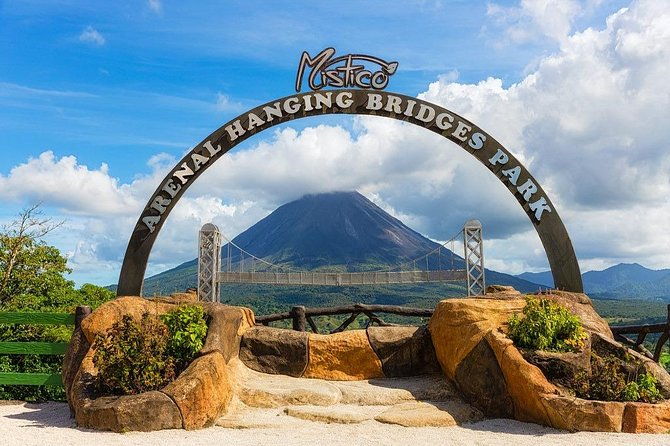 arenal-hanging-bridges-with-professional-guide