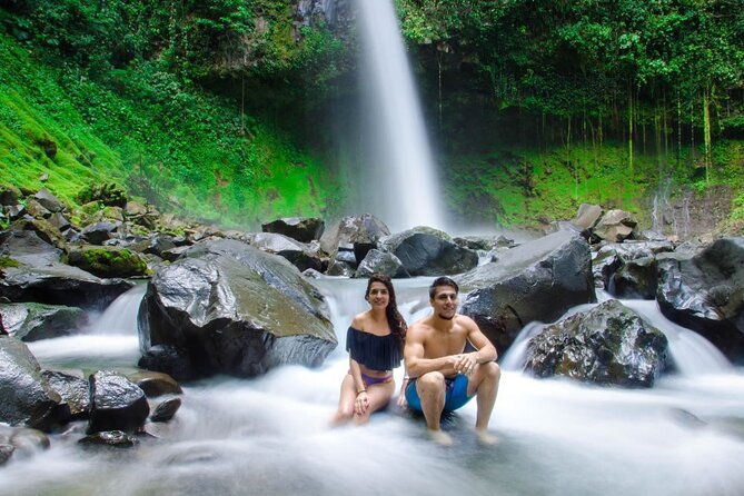 arenal-tickets-volcano-waterfall-hanging-bridges-selfguide