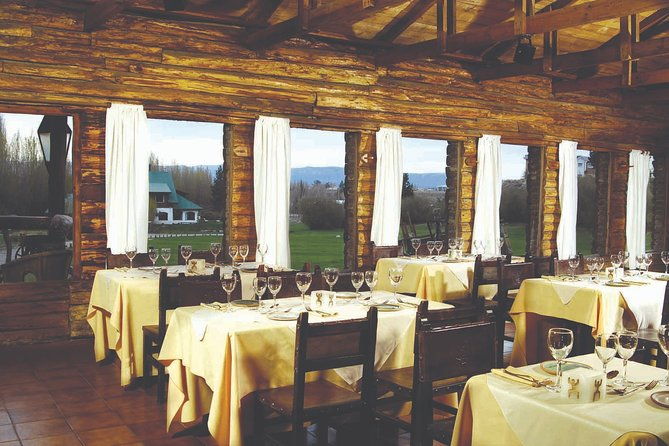 argentine-dinner-with-live-folklore-music-estancia-25-de-mayo