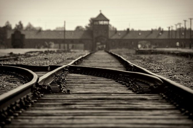 auschwitz-birkenau-tour-from-warszawa-with-private-driver