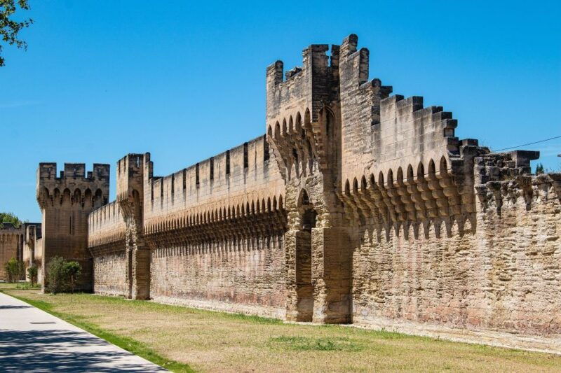 avignon-private-walking-tour-discover-history-heritage