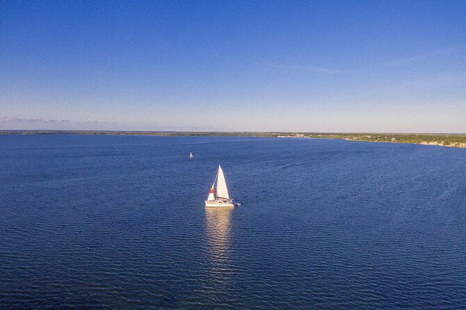 backcountry-catamaran-bayside-sailing-in-key-largo