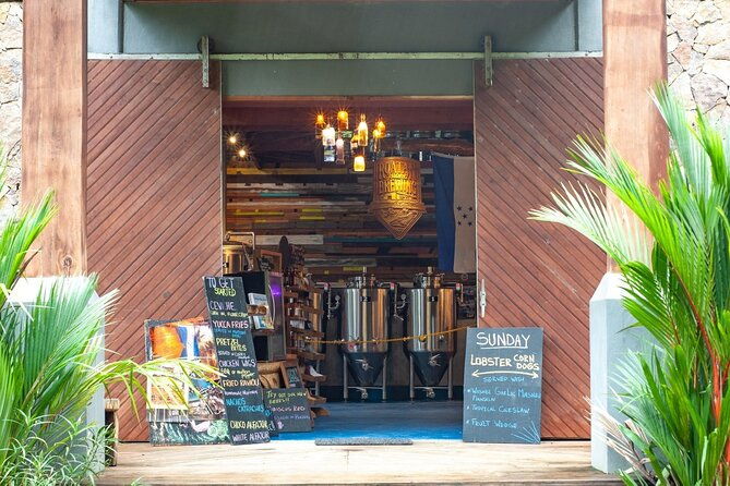 beer-and-food-tasting-experience-at-roatan-island-brewing-company