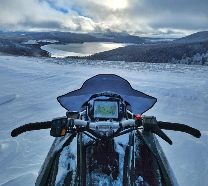 bend-guided-snowmobile-tours-in-national-volcanic-monument