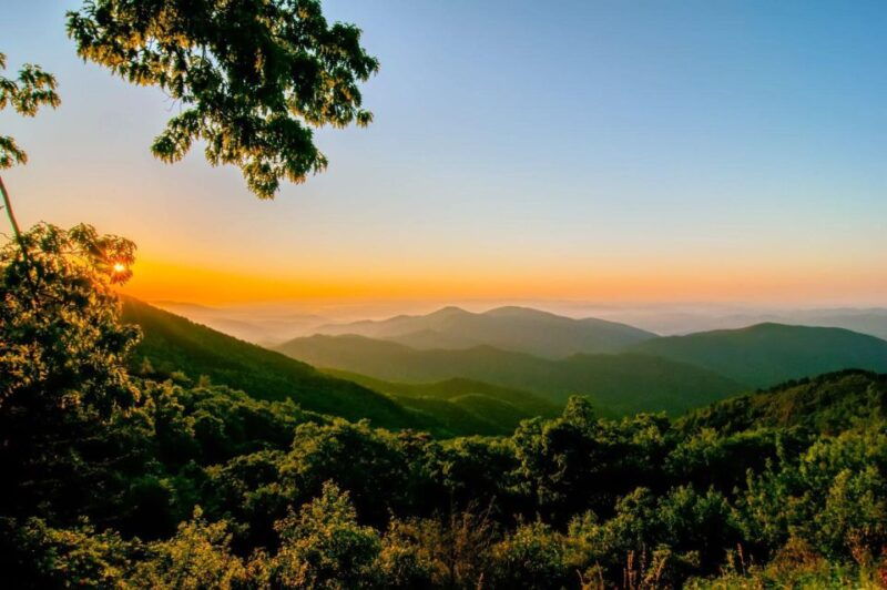 blue-ridge-parkway-waterfalls-hiking-tour-from-asheville-2